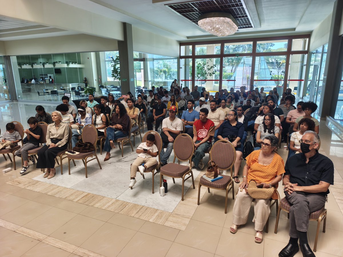 CentroImagenRD's tweet photo. Imágenes del encuentro realizado este mismo sábado, en el Centro de Convenciones y Cultura Dominicana UTESA, para conocer MYTHOS desde la mirada de sus autores.

Este encuentro con el colectivo fotográfico Sumergidos  incluyó la presentación de la exposición, y un conversatorio! https://t.co/bzFYxBeOSU