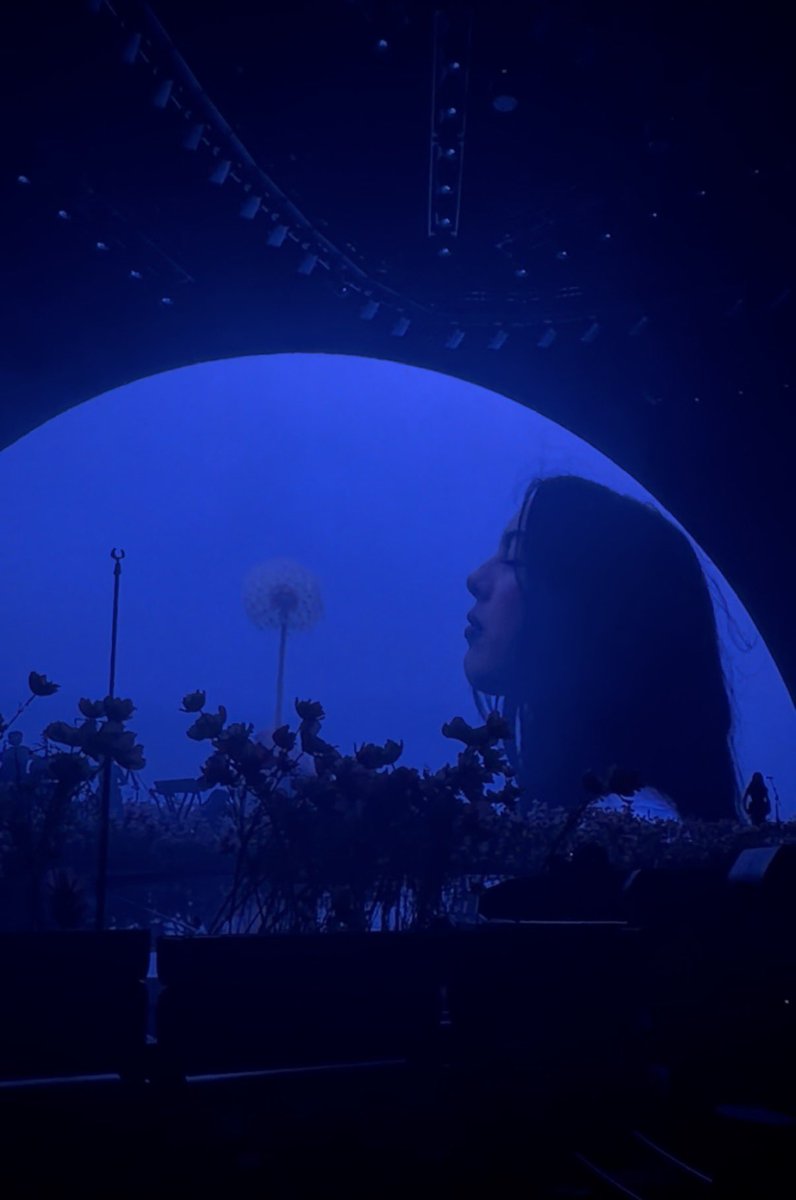 allamericantt13's tweet photo. the visuals were so so good i was gagged https://t.co/smmEL0wIOs