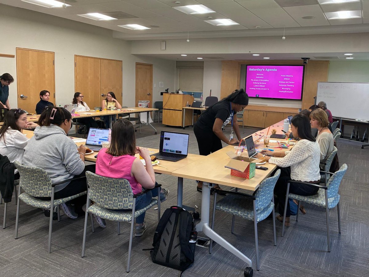ppvotesri's tweet photo. Last week our new cohort of Generation Action interns gathered to kick off the year! They'll be advocating for reproductive rights on their campuses and in their communities across Connecticut and Rhode Island!  💖

#PlannedParenthood #GenAction #GenerationAction #ReproRights https://t.co/aotNeXhy34