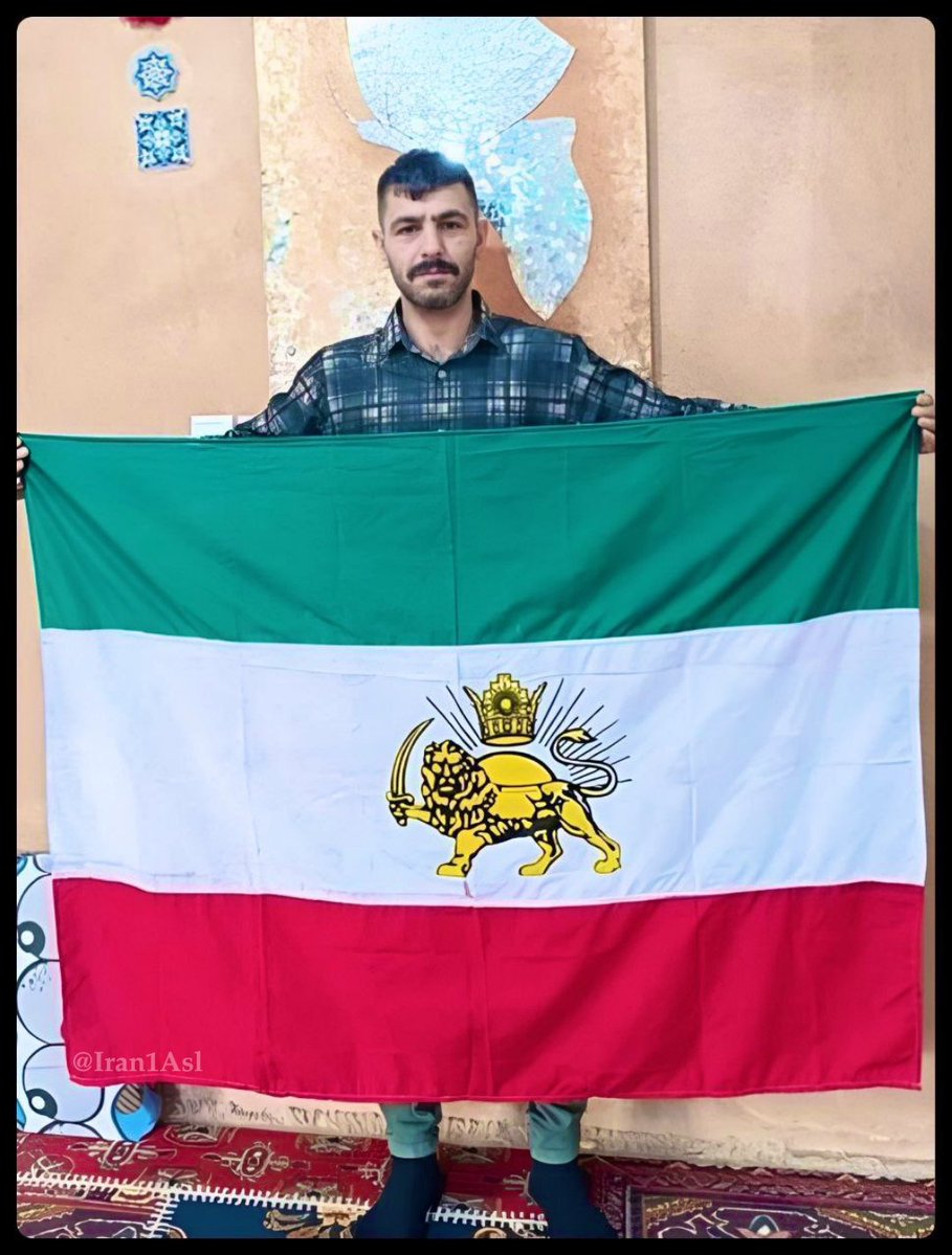 Iran1Asl's tweet photo. دیدم کسی از تو یادی نکرده
#اوول_کورکور 
#سقوط_جمهوری_اسلامی https://t.co/PJ7rWAPUmo
