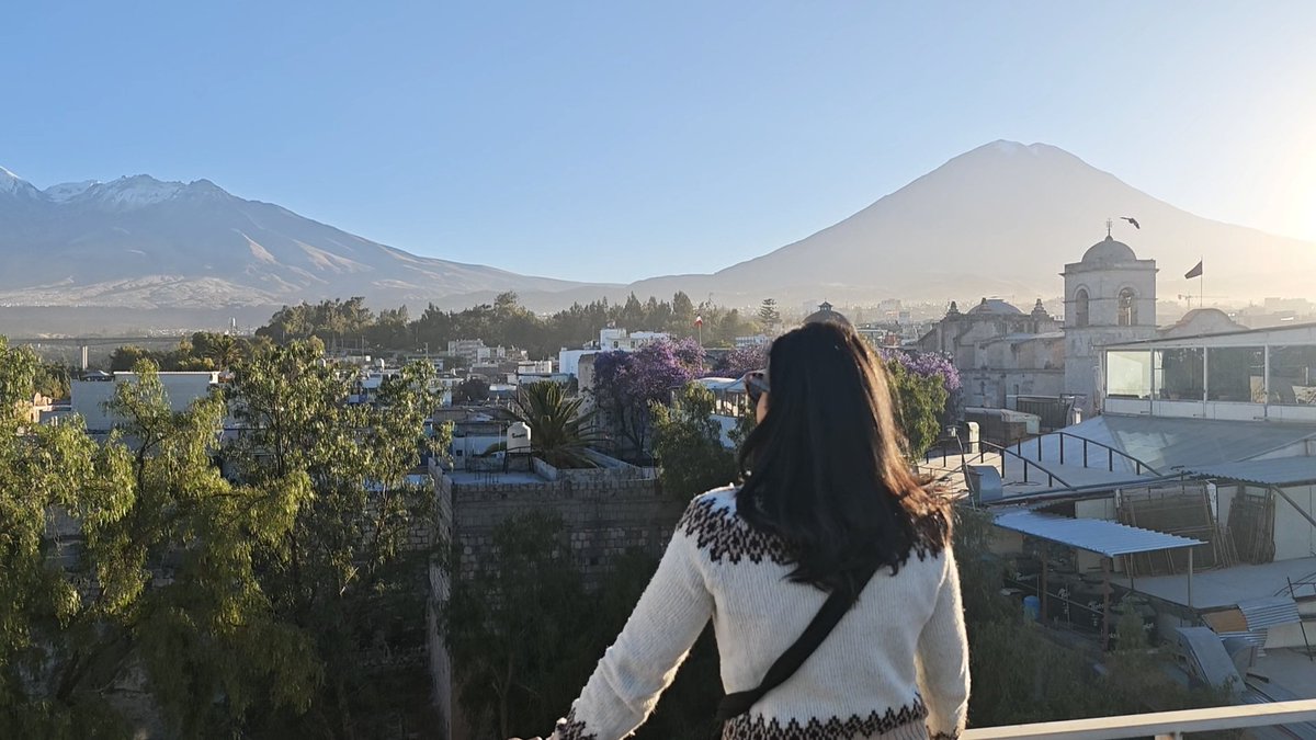 milostisland's tweet photo. Arequipa y vistas al volcán  Misti https://t.co/pnTUUDknUd
