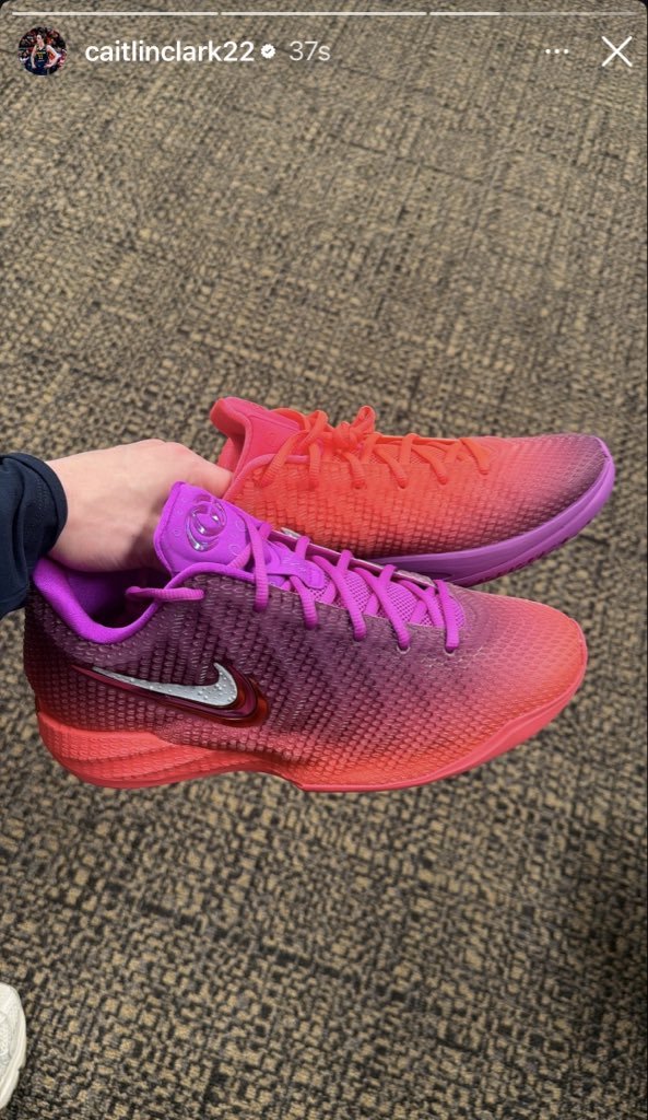 DayDreamThis's tweet photo. dude HOKA is so screwed https://t.co/CV5PqYQfq4