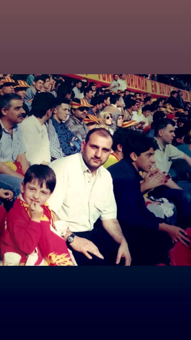 AtahanDikmen's tweet photo. Geldik yine o güne,18 yıl oldu ama takvimin bu sayfasıyla barışamadım

Dualarında yer veren,güzel dileklerde bulunan herkesten Allah razı olsun https://t.co/KI1mud2yol