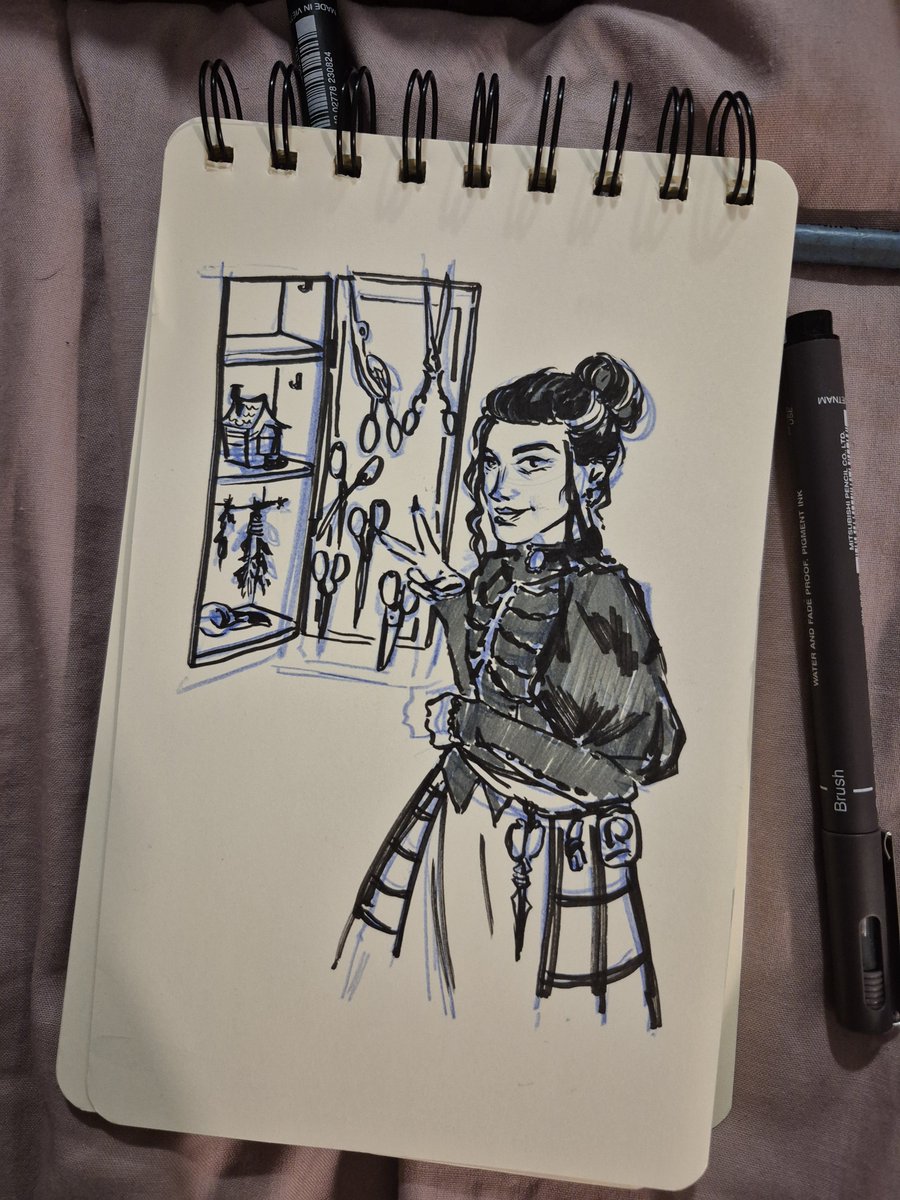 Clays3141's tweet photo. Laudna loves craft ✂️💜

#imodna #criticalrole #bellshells https://t.co/RZ4BvTIF4T