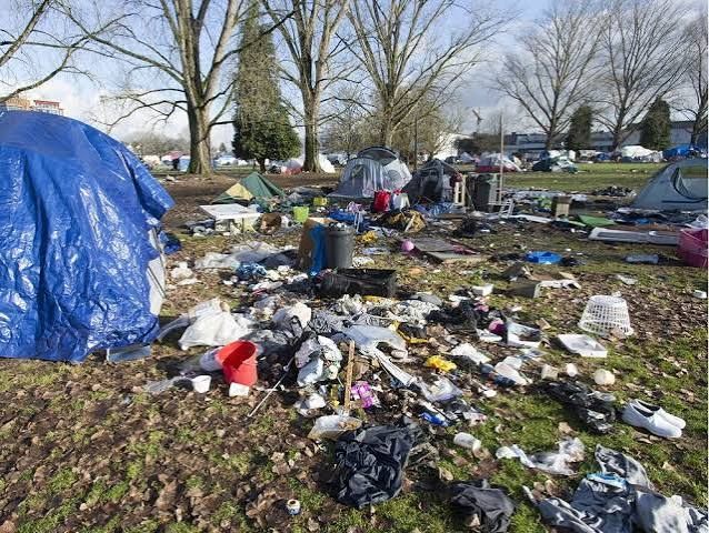 bchereandnow's tweet photo. @CanadaGoose911 LOL, you obviously dont live here. These are photos of our two largest cities for yuor veiwing pleasure you dunce.
Thanks NDP....Thanks Dumb ass Elbows up Eby... https://t.co/OvMrqepdpD