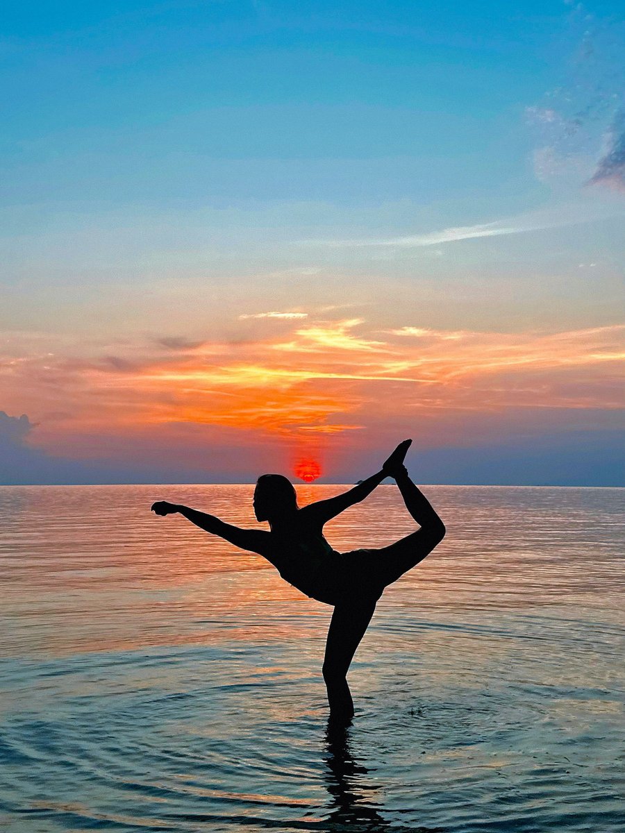 JuliusPhoeuk's tweet photo. Just tried the new morning coastal yoga session, and the sea breeze + sunrise stretch combo is my new favorite way to start the day! Pure calm in every breath. https://t.co/rIQqZILPYP