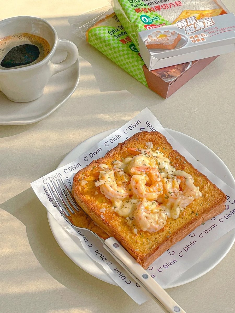 StantonTucgps3's tweet photo. [Homemade garlic butter shrimp with crispy toast – 15 mins comfort food that hits just right! ]， https://t.co/9n8i3zNHdX