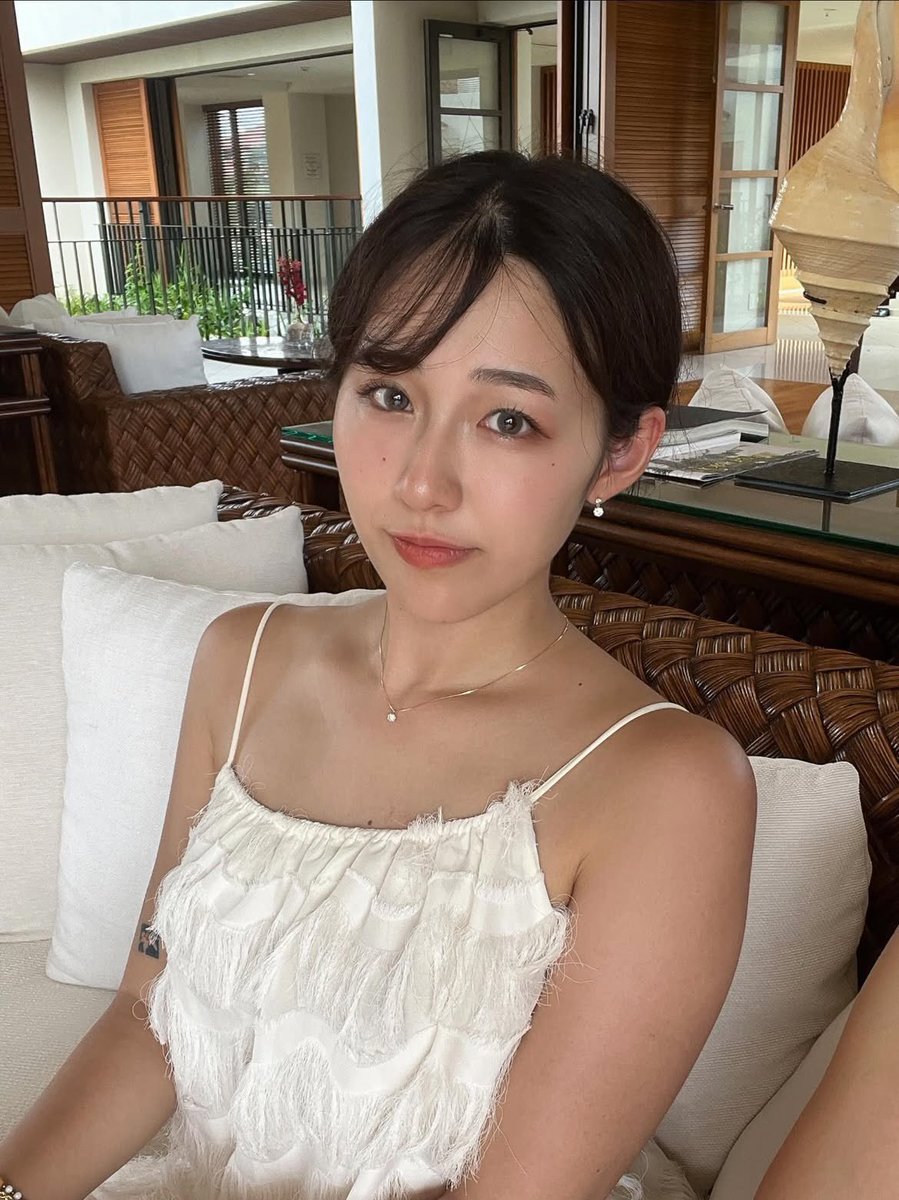 nyv_ii's tweet photo. この子アナウンサーレベルで可愛いのにめっちゃ水着画像載せてくれる😍 https://t.co/F03xzISn31