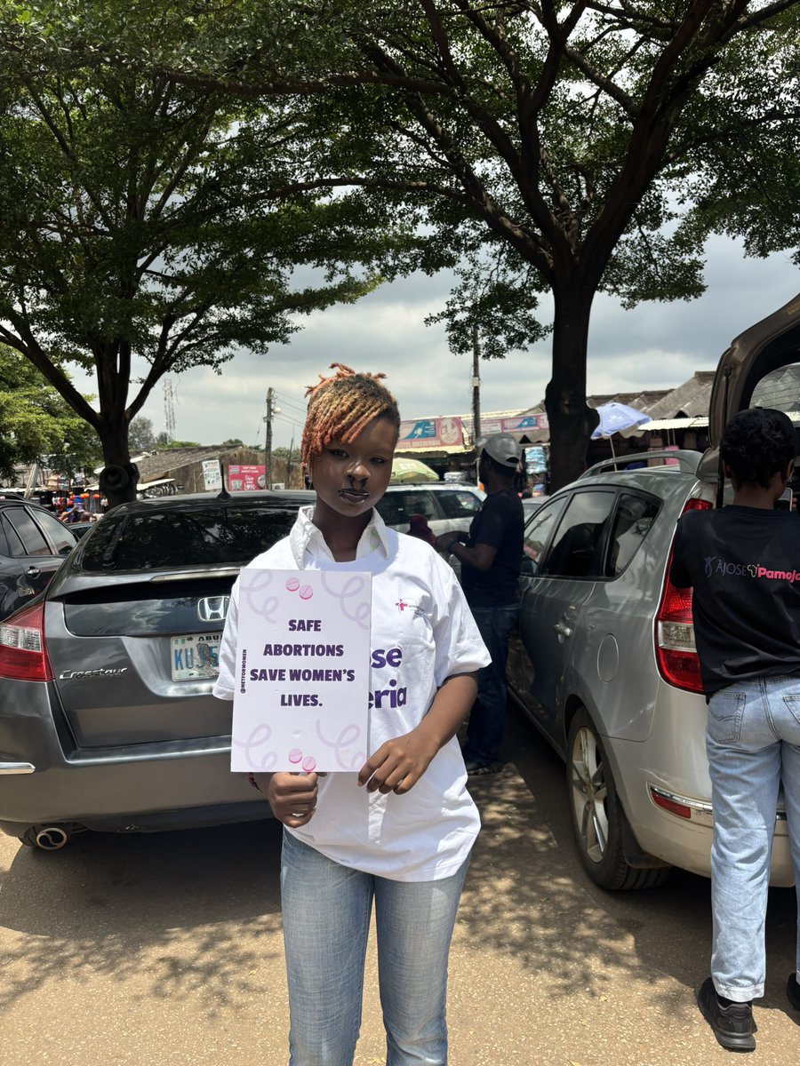 DUkauwa94288's tweet photo. Over 54 women die of unsafe abortions daily in Nigeria. Safe abortions saves women’s lives. @komfothealth 

Stay KAWAII https://t.co/ypAzIWWZh8