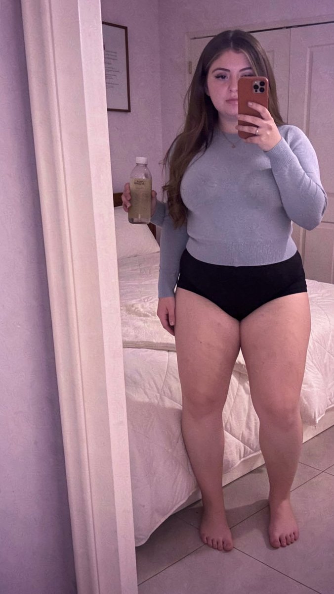 chloeinbloomx's tweet photo. Overthinking? Never heard of her. 😂🧠 https://t.co/68GwkXNwC6