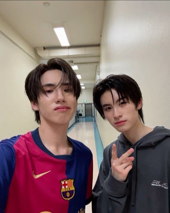 Phx77a's tweet photo. ใครอึดอัดอีก #ป่าเมจ 
ใครว่าพวกมันขายจิ้น #ป่าเมจ
ใครบอกมันไม่เต็มใจ #ป่าเมจ
ใครเอาอดีตมาล้อกูอีก #ป่าเมจ
ใครหาที่ลงไม่ได้จะว่าเมนกูกับคู่ชิป #ป่าเมจ
ใครแทงสวน #ป่าเมจ https://t.co/q7K0QORhIG