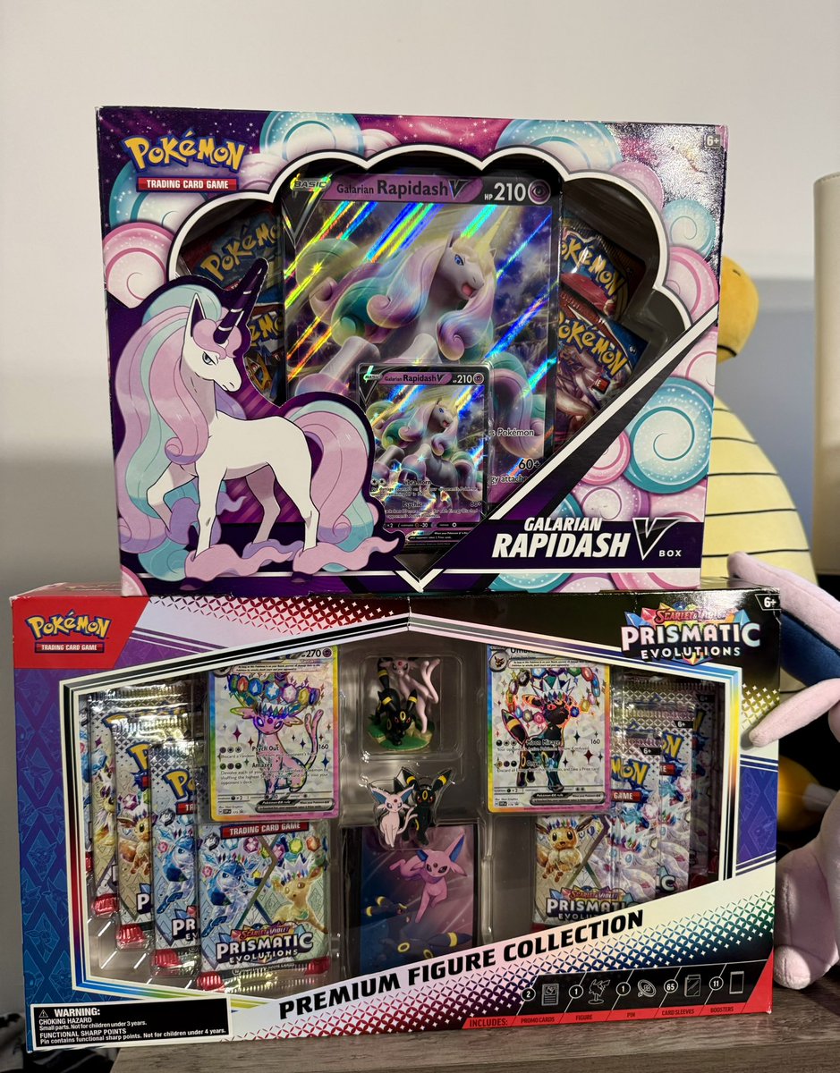 moonbreonbaby's tweet photo. 2 things I don’t think I’ll ever open cuz they’re so pretty in their box 🥺 https://t.co/jmFRU4ETNF