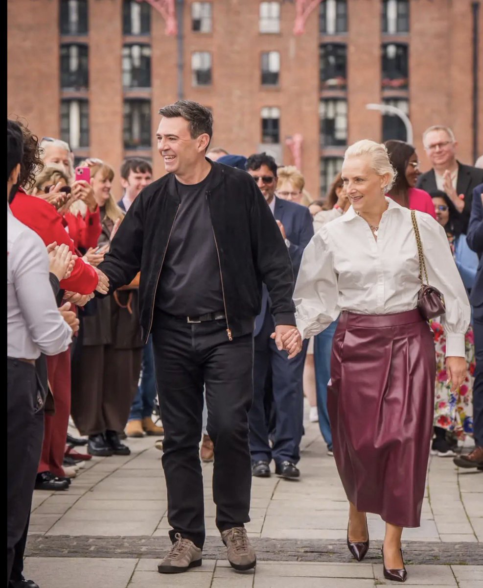 NotFarLeftAtAll's tweet photo. What the hell is Andy Burnham’s wife wearing .. https://t.co/WbXxLaM8a8