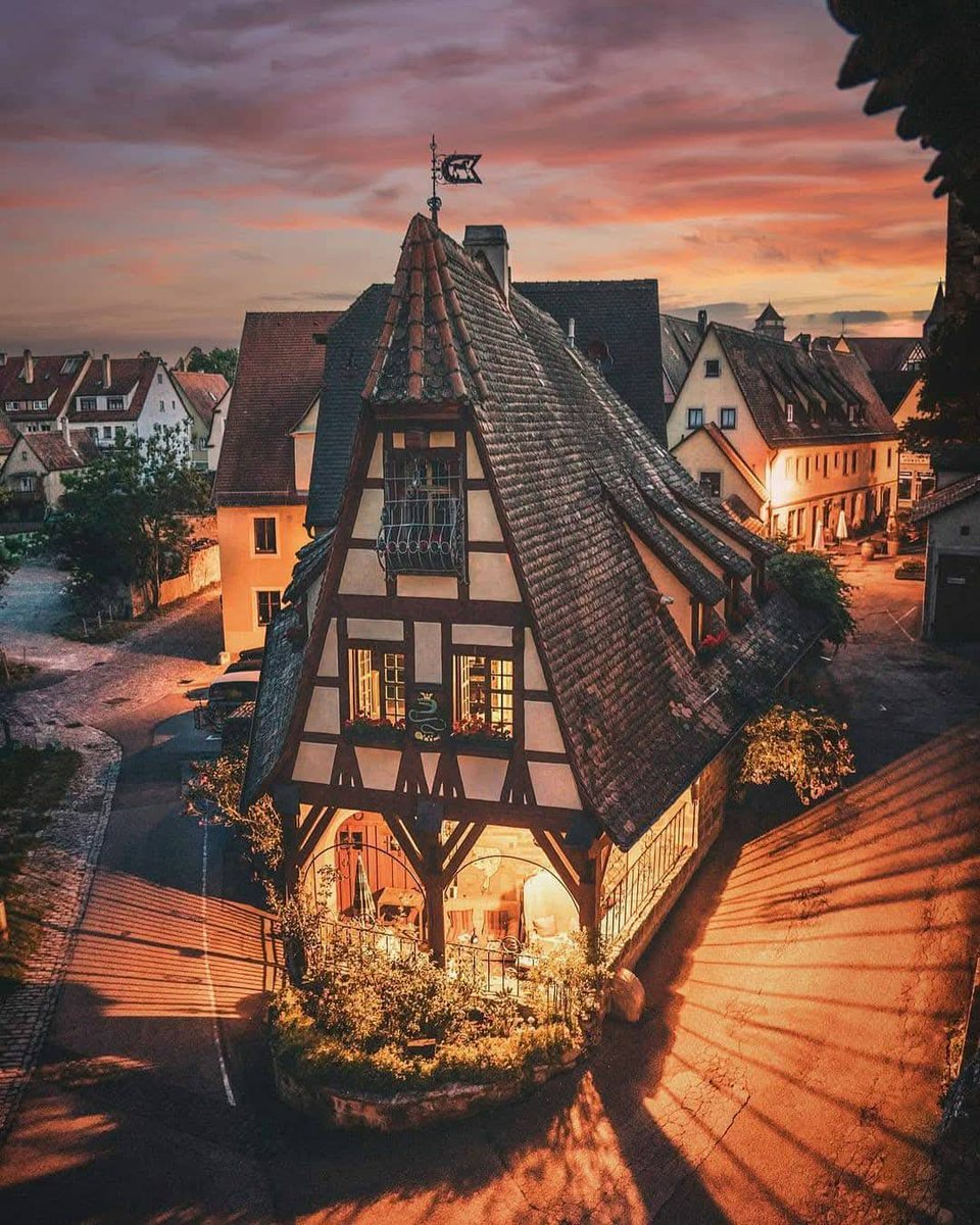 nritravelogue's tweet photo. Rothenburg ob der Tauber, Germany https://t.co/us5hNEePYX