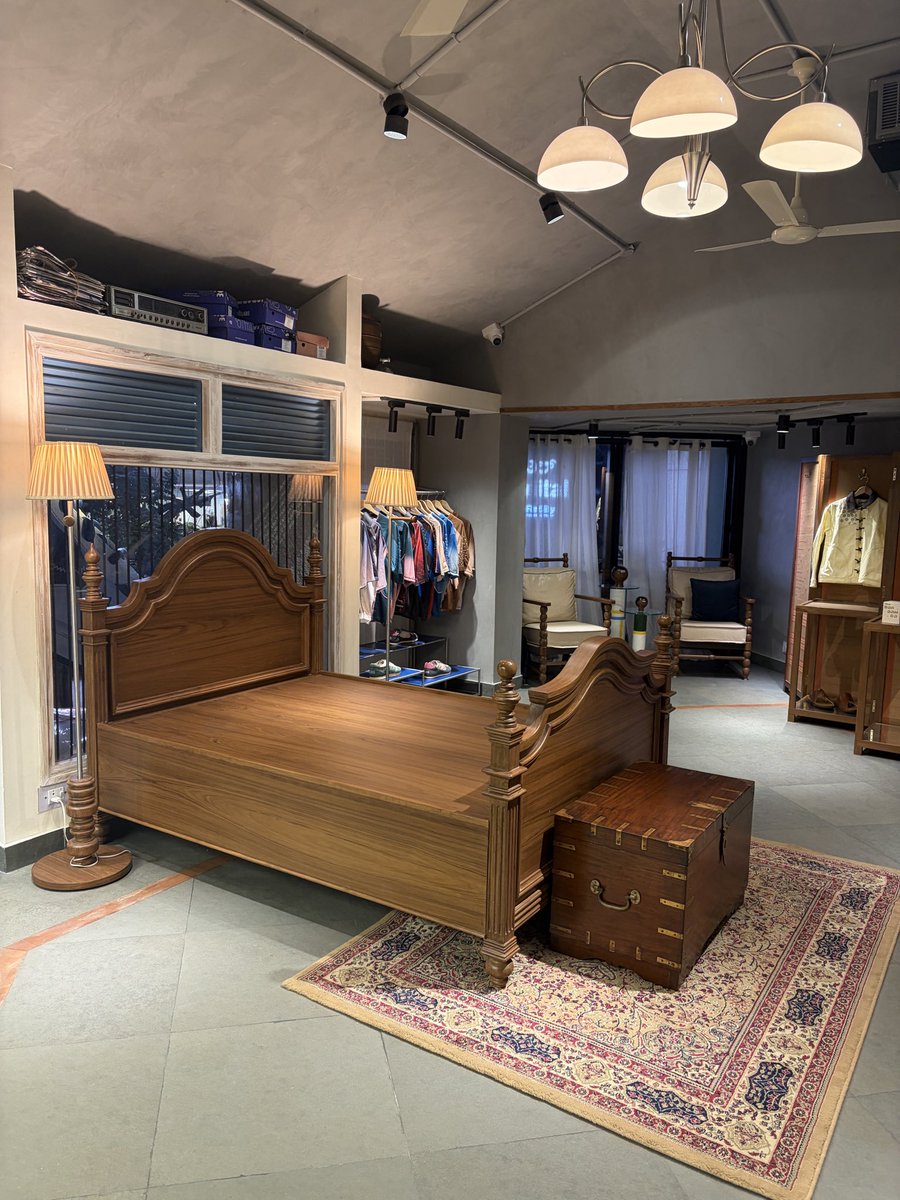 Vai2052's tweet photo. Mallu house turned into a beautiful experience store. 
Supportive staff there to explain about the quirky history on how they built the place. https://t.co/CU2oq0erQK