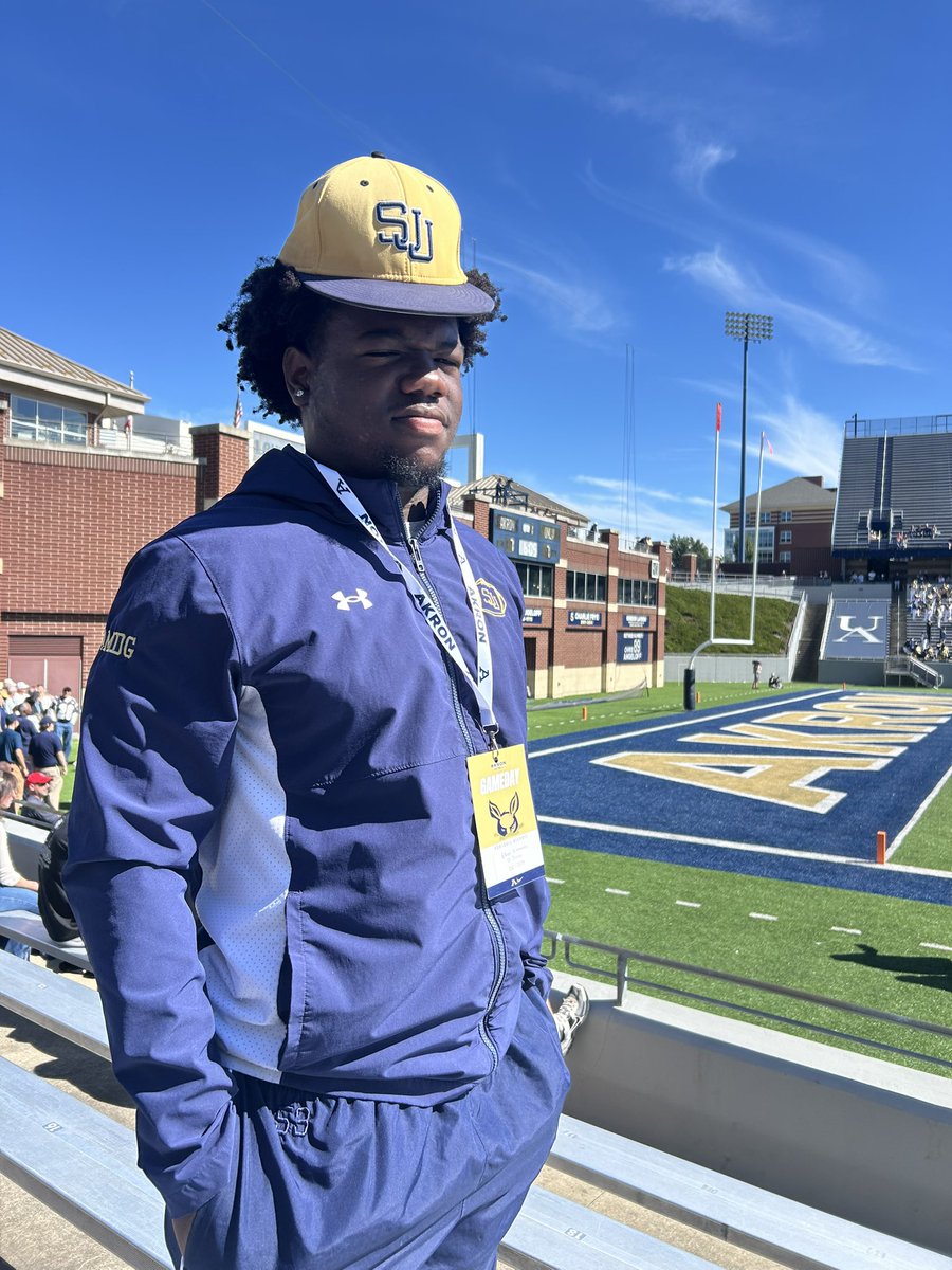 EKimmons2028's tweet photo. Having a great Visit at Akron University! Great presentation! Relationship building! Great Campus and Stadium. @Coach_GMack that’s for the invite Hope to be back soon.
@SJJFootball 
@CoachJoeHorn 
@LacharlesSmith 
@RecruitSJJFB @ZipsFB 
@PrepRedzoneOH 
@OhiosElite1 https://t.co/Y93Z63feXM
