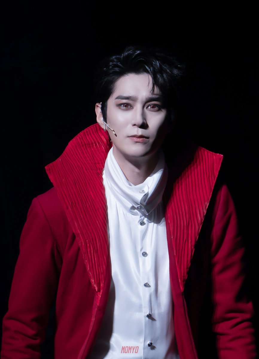MOMYO_lll_XX's tweet photo. 2026.09.26 드라큘라 커튼콜데이
 
드라큘라 役 | 전동석

ฅ(`･ω･´)ฅ🩸

📍2차 가공 및 크롭금지
📍상업적이용,나눔 금지
📍프로필,헤더 사용시 출처표시 https://t.co/W8PvFUme6f