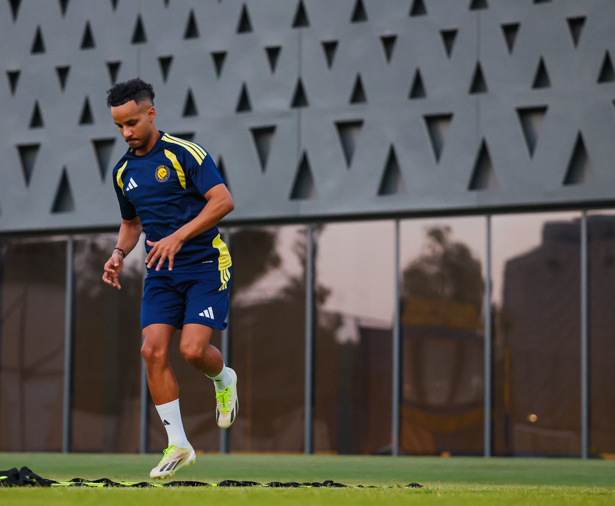 AlNassrFC's tweet photo. المصابـون يواصلون برامجهم التأهيلية 🔋 https://t.co/MWl7G5Hcyj