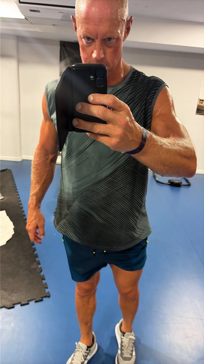 Pallasscat1982's tweet photo. The sweat is on https://t.co/K151jQqDwj