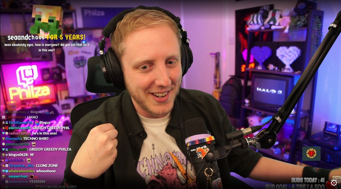 foryouthegays's tweet photo. Philza deliberately wore a Technoblade shirt in Minecraft Live to represent Techno <3 emeraldduo made it to the mojang offices <3 https://t.co/NyPazZKTrp
