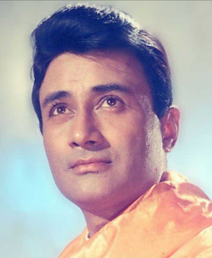 SanjayC82299633's tweet photo. #Dev_Anand
#The_Matinee_Idol
Today on his 103rd birth anniversary I pay regards. The most handsome and most youthful personality of Bollywood, and his musical senses were amezing
@Ishcomic @samiraa19254405 @NotProsaicview @AdhirSinha https://t.co/x817cr1BFt