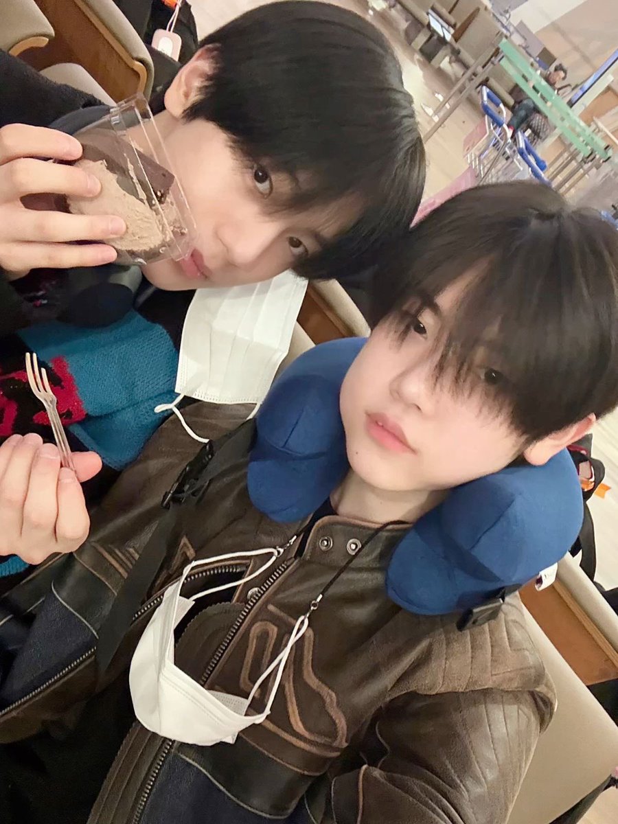 ggqui77's tweet photo. 우왕 ㅠㅠㅠ 데뷔초 ㅉㅁ느낌 https://t.co/uM4w6cKYdj