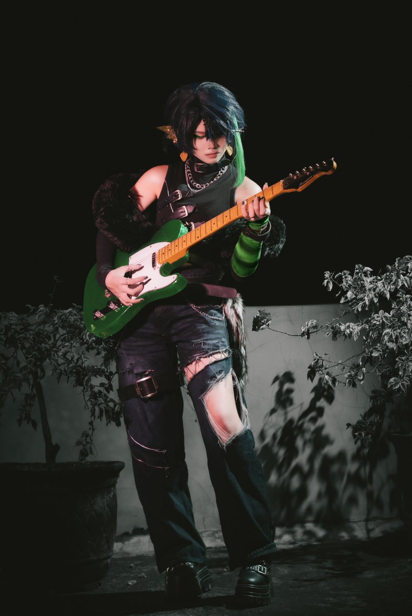 Mistcroraxnm's tweet photo. Jangan mrnyuruhku untuk berkata-kata, berat. Aku ga akan kuat, biar gitarnya aja..
#2

👚🎨 : @Kuroyukia2 
📸✨ : @inzltr_ 

#pervvujudan #YudiAtrsbun https://t.co/AwrNa6g6fQ