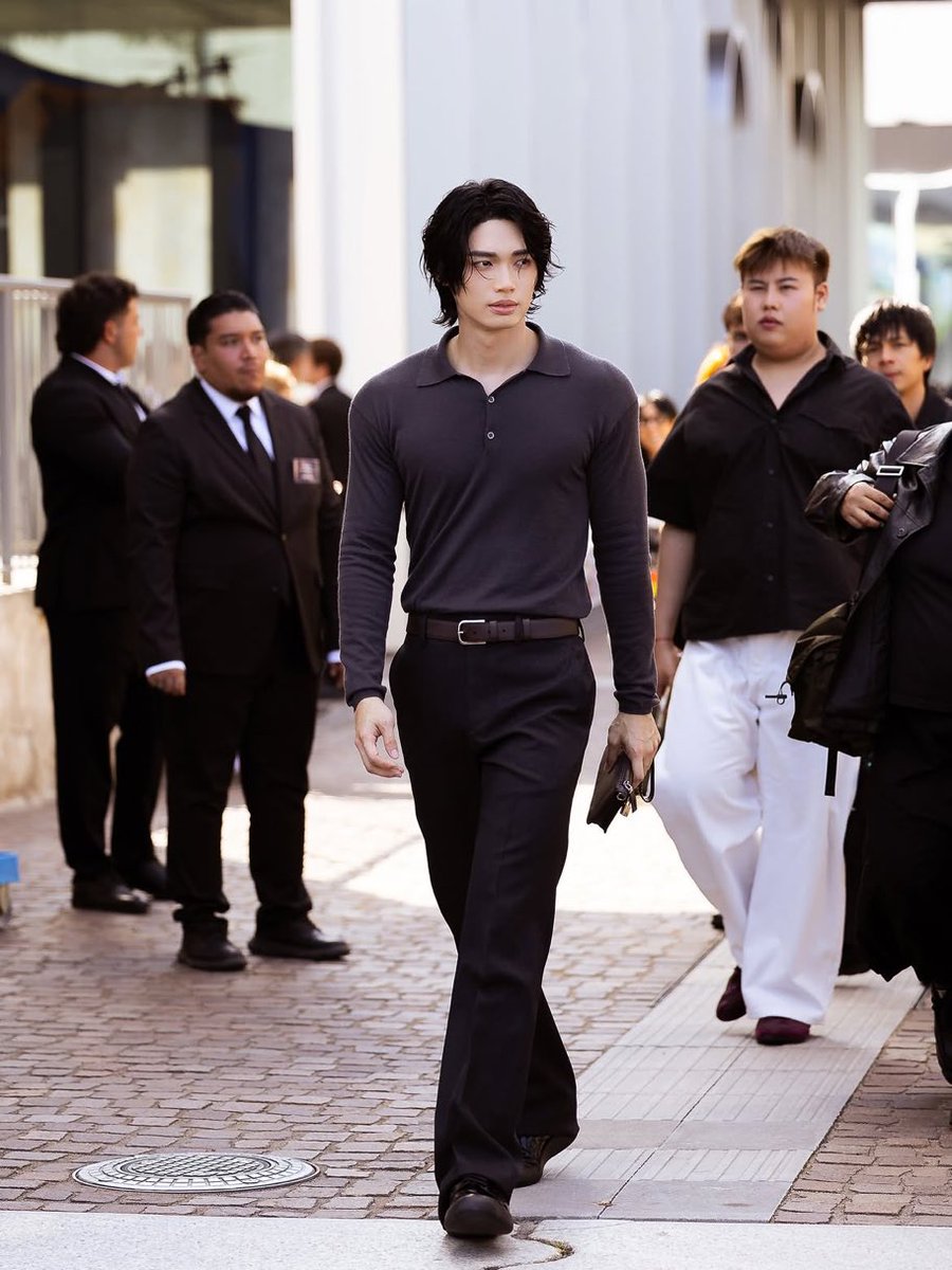 LuvTine_'s tweet photo. Every bit of him is handsome!✨🖤

WIN DEFINES PRADA SS27

#PRADASS27xWIN 
#PRADASS27
#PRADA @Prada 
#PradaXWIN 
#winmetawin @winmetawin https://t.co/H87IRX46HE