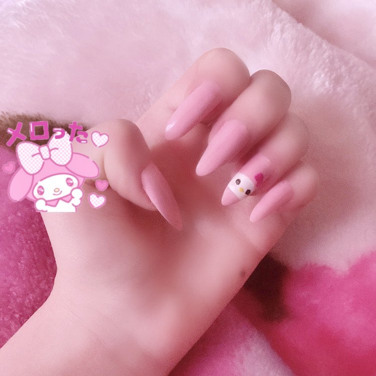 sickgirlsescape's tweet photo. マイメロ ♡ #newnails https://t.co/771o8ADGMk