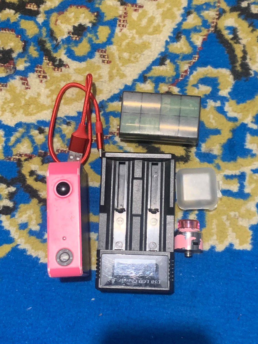 bluberrysnt's tweet photo. wts mod centaurus &amp; dovpo mvp 220w

centaurus
-inc, batrai, casan awt, coil, 2RDA, kapas (selebihnya liat di foto aja)
-no liquid 
💸 500k (negtip)

dovpo
-batre 2 casan rda coil (selebuhnya liat di foto)
-no liquid 
💸300k (negtip)

dm for detail‼️
#zonauang https://t.co/NAvG9burIS