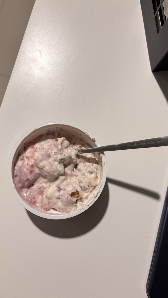 aiaopradit's tweet photo. Best combo fr. Throw some chia seeds in there too ,sooo good and keeps you full.🫐 https://t.co/WjCjdi7uWy