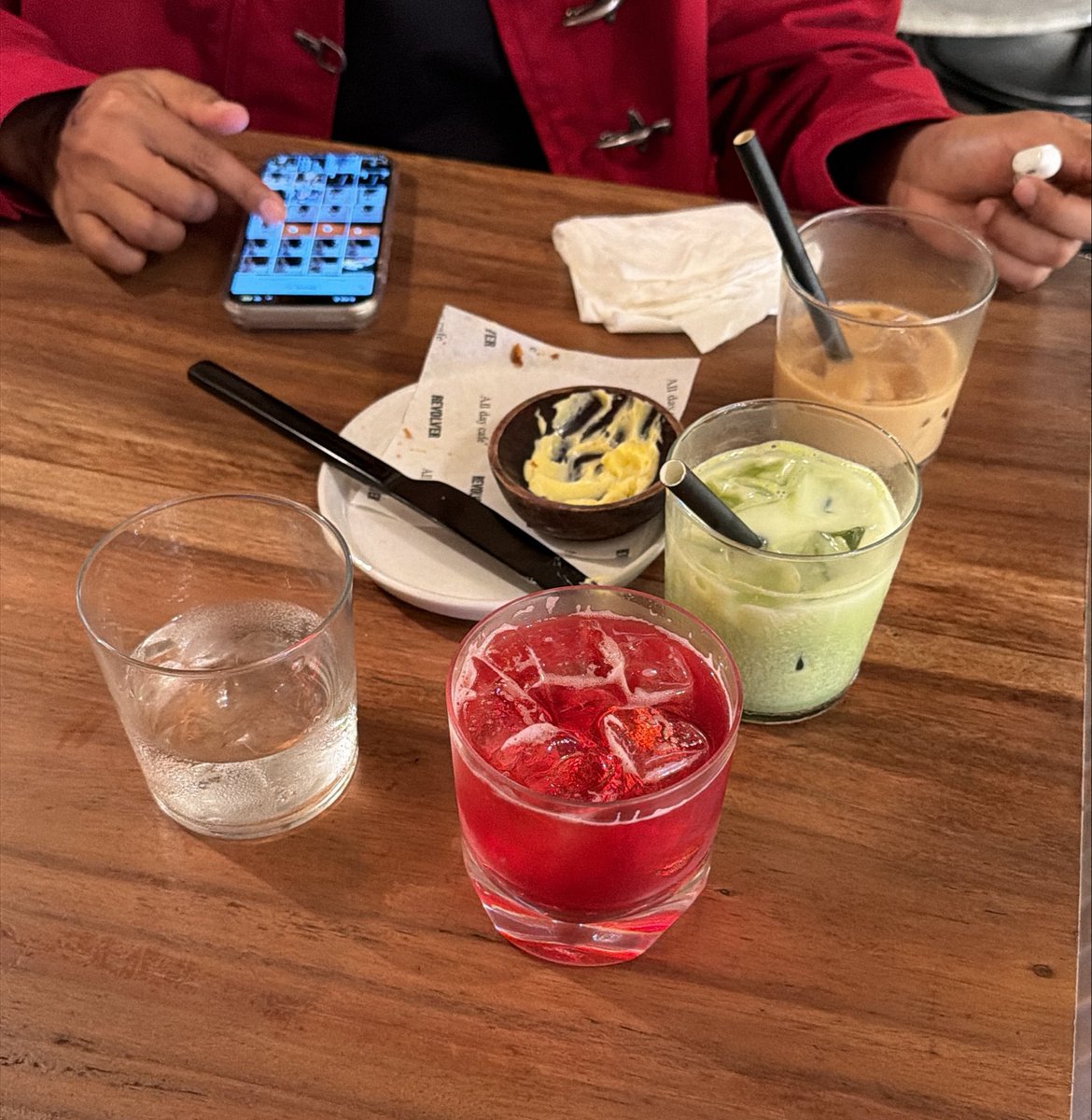 daisiesforanton's tweet photo. One glass of matcha, 3 shots of strawberry liqueur, and a glass of negroni got me anton-sick 🫠 https://t.co/OCowGKUOIW