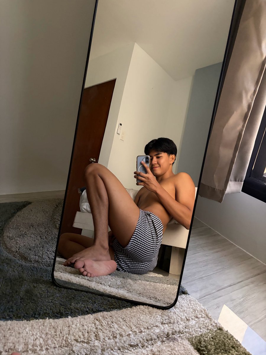 LascanoJc's tweet photo. Lazy day! https://t.co/fGLdU85ns2