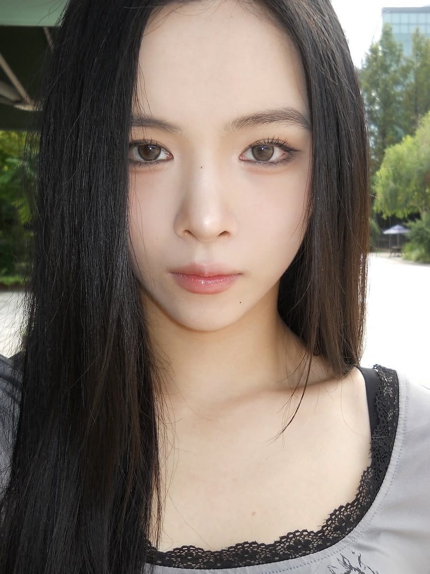 fishounn's tweet photo. 너무 여자고.... 여자임♡ https://t.co/iwskR2158d