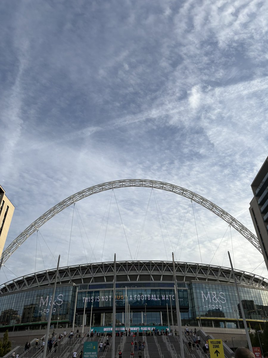 danielwales023's tweet photo. 🏴󠁧󠁢󠁥󠁮󠁧󠁿 England vs. Spain 🇪🇸 

📍Wembley Stadium 🏟️ 

#ENG #ESP https://t.co/i5ImjxHdvM
