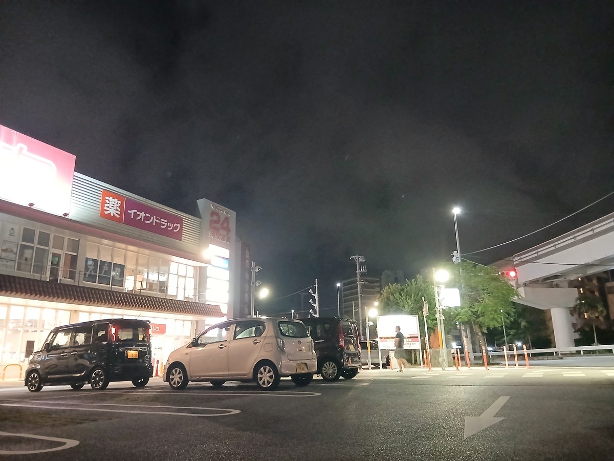 PEPE2oki's tweet photo. マシン引っ張ったあとは
牧志のマックスバリューで
つまみ買い出し。

このソーセージが
食いたかったのﾖwww https://t.co/G9wMYZP52D