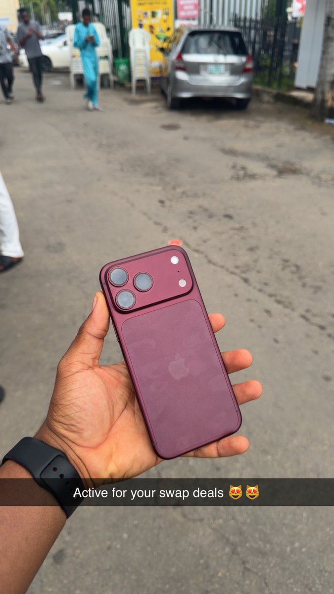 iamcaleey's tweet photo. The iPhone 18 promax Burgundy is so beautiful 🥹🥹 https://t.co/InN098lxYv