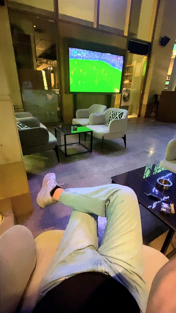 Waz310's tweet photo. شوي ورايح شقتي بالفيصليه مين الحلو اللي بينورني 🤍 https://t.co/EnpOTArv4A