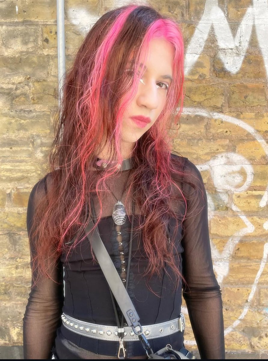 Elizabeth760412's tweet photo. Do I actually look trans or attractive 🏳️‍⚧️🏳️‍⚧️ https://t.co/UFNllA3il2