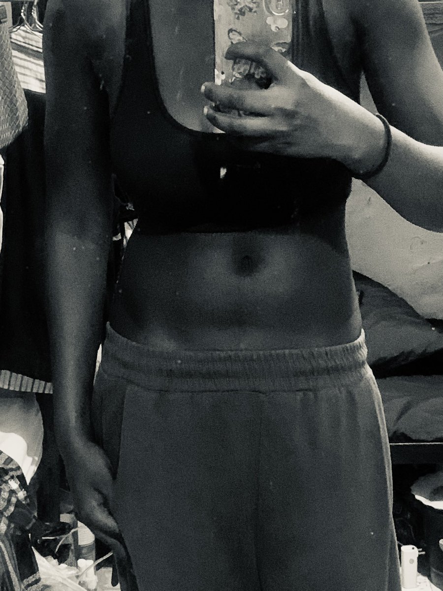la_yyoo's tweet photo. Learning to love my stomach pouch https://t.co/cWfDMAoirj