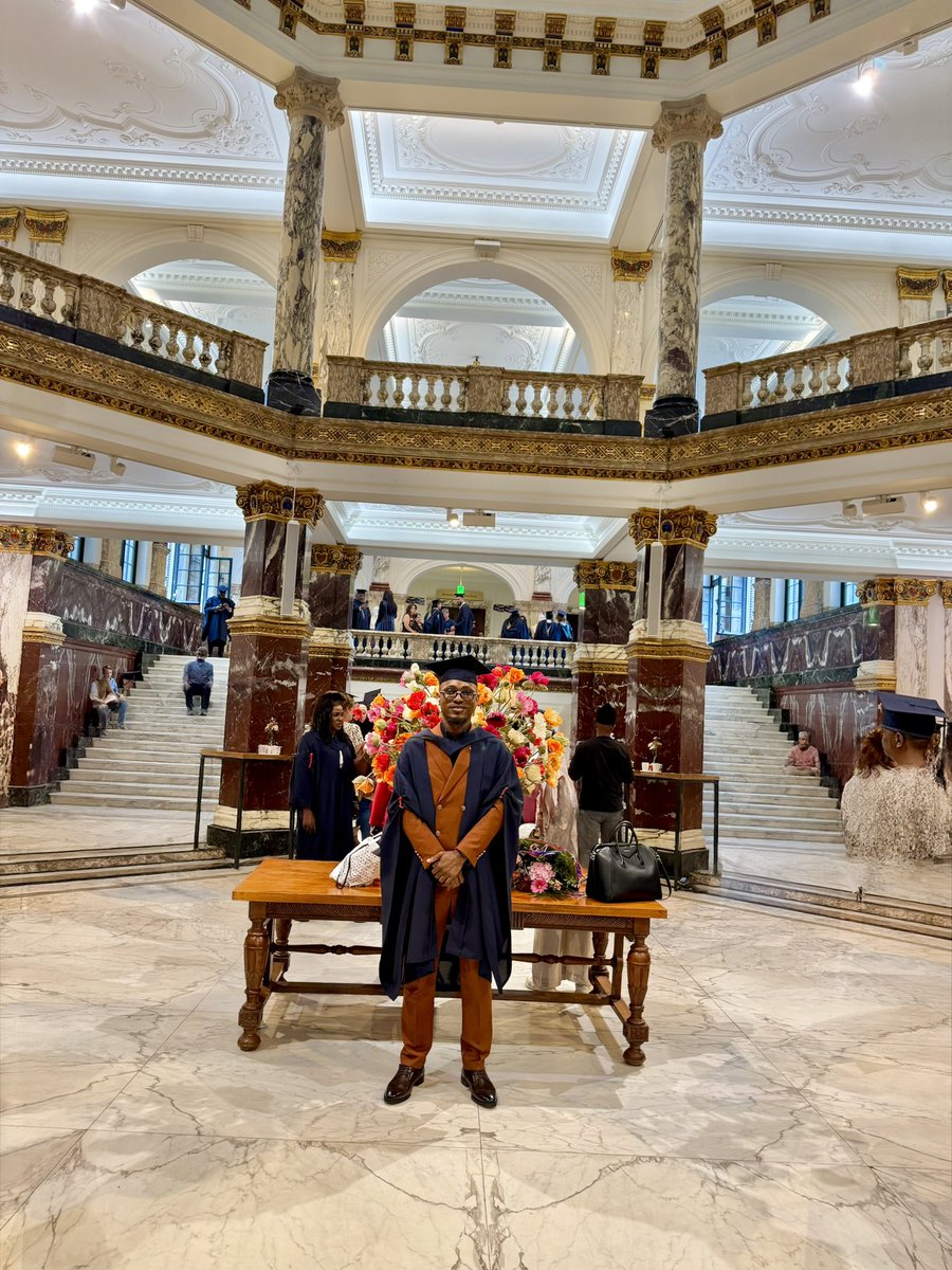 haykyns's tweet photo. A degree hotter🎓🔥

#ExecutiveMBA #BusinessSchoolNetherlands https://t.co/I45z6v8HfU