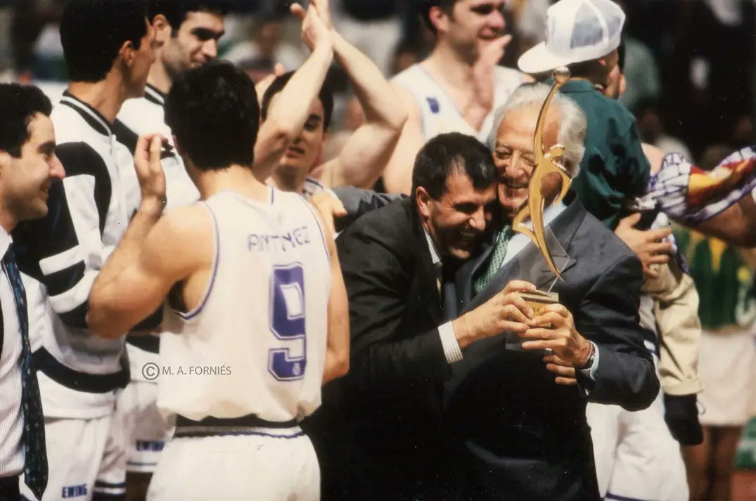 javibalmaseda1's tweet photo. ➡️ Elige a tus tres jugadores favoritos de toda la historia del Real Madrid 🏀.
✅ Muchas gracias por vuestras respuestas.
📷 Miguel Ángel Forniés. https://t.co/wi3RASgyew