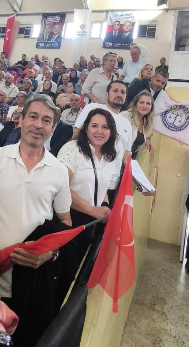 EmadDernegi's tweet photo. 🔴 EMADDER - YENİ PARTİ İZMİR SAHA ÇALIŞMASI

@yenipartiyiz
@eczozgurozel

Emeklilikte Adalet Derneği İzmir Yönetim Ekibimiz, saha çalışmaları kapsamında Yeni Parti Genel Başkanı Sayın Özgür Özel ile bir araya gelmiştir.

EMADDER’E gösterdiği ilgi için Sayın Genel Başkanımıza teşekkür ediyoruz.

EMADDER olarak adalet ve hak mücadelesini Türkiye’nin her yerinde kararlılıkla sürdüreceğiz.

Saygılarımızla,
Emeklilikte Adalet Derneği

@ATuncayOzkan
@AVBakirlioglu
@aligokcek
@alimahir
@AliyeCosar
@AliyeErsever
@AsuKaya80TBMM
@gencaskn
@aycataskent
@AyhanBarut01
@AykutKaya07
@aylinyaman_

@EmadDernegi 
#KademeliEmeklilik 
#KademeBizimHakkımız