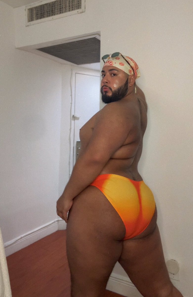PhillipOlevic's tweet photo. Booty-ful 🤭🍑 https://t.co/MN3pHY8gct