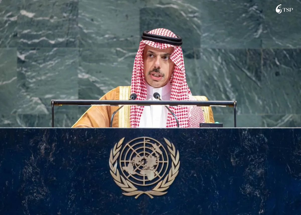 TheSaudi_post's tweet photo. وزير الخارجية السعودي الأمير "فيصل بن فرحان":

أمن منطقة الخليج جزء لا يتجزأ من أمن المنطقة والعالم.

استعادة سلاسل الإمداد العالمية مسؤولية مشتركة، والمخاطر التي تهدد الملاحة الدولية قد تؤثر في الاقتصاد العالمي.

جهود استعادة الأمن في المنطقة لا يمكن أن تقوم على الهيمنة وفرض النفوذ.

نشدد على أهمية أن تكون أي ترتيبات متصلة بأمن المنطقة شاملة ومستدامة.

نؤكد حقنا الكامل في حماية أمن المملكة وسيادتها.
يجب عودة مضيق هرمز للعمل كما كان قبل الحرب دون فرض رسوم.

ندعم جهود خفض التصعيد، وفي مقدمتها جهود قطر وباكستان، بما يسهم في استعادة الاستقرار.