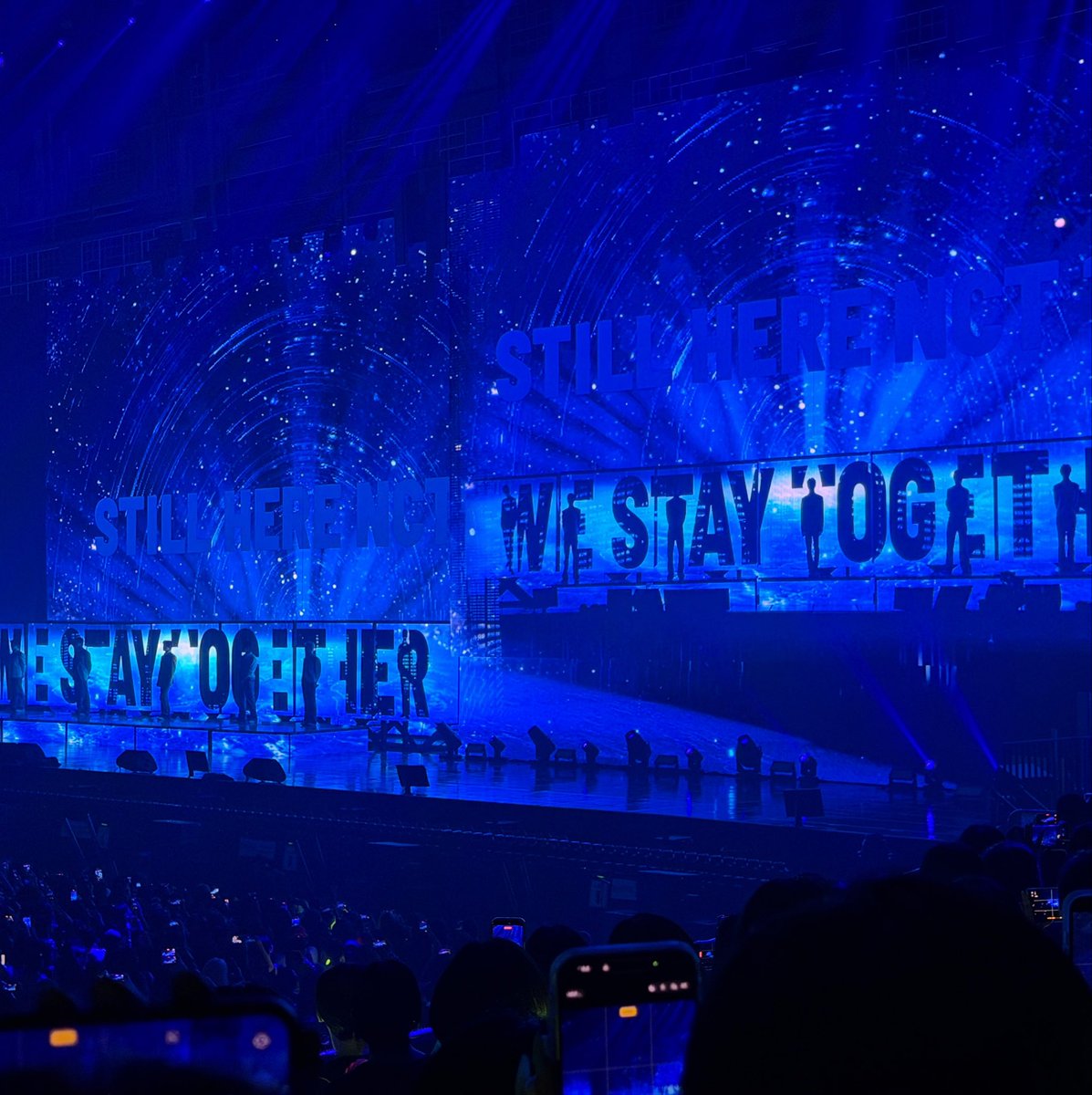 koc0_nut's tweet photo. 육억을주고도또가고싶은엔씨티127콘서트엿습니다.....
레드라인차원이달라병 언제 낫지.......... https://t.co/IyQw7cBZOA