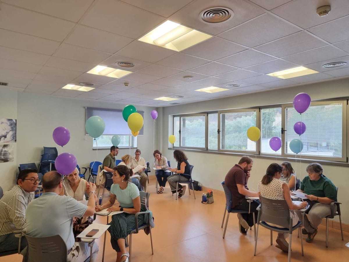 SCAMFYC's tweet photo. Y acabando la tarde con el taller de Métodos de Aprendizaje impartido por Jorge Lema y Alicia Rosende. https://t.co/83GLO44bxn