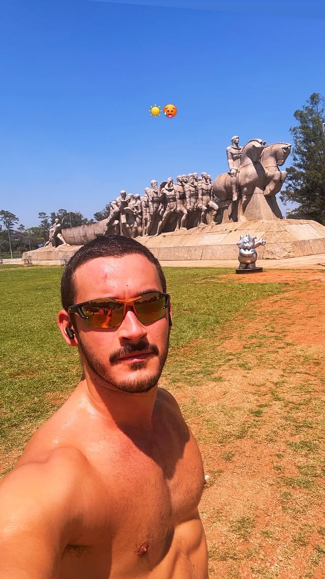 HomensdaMidia's tweet photo. Filipe Bragança em nova foto postada. https://t.co/qSR3KO5ov9