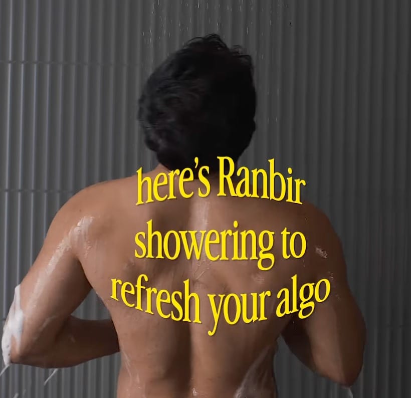 hrithik930509's tweet photo. Everyone has a different theory about this footage and somehow none of them have a clear answer 😂 #RanbirKapoorLeaked https://t.co/SckVf6blnk