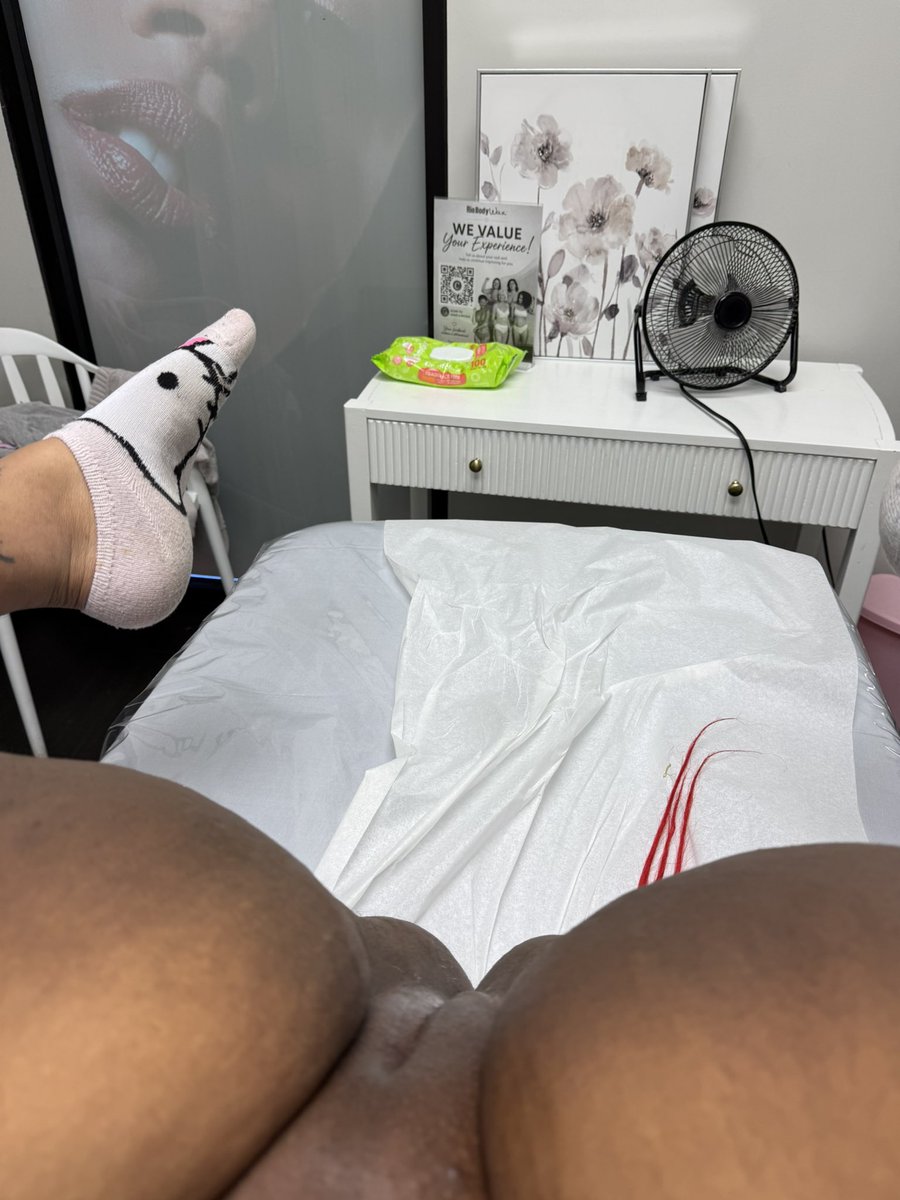 cumforanaesia's tweet photo. Today was another wax day🥹I hate hair😂 but we just got waxed🤗🫠 https://t.co/eOYZ0DALNM